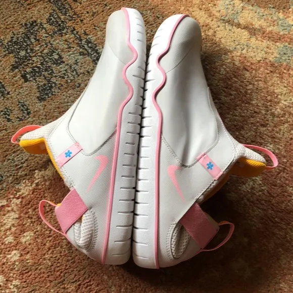Mens Nike Zoom Pulse CT1629 002  pull on gray and pink Size 11.5