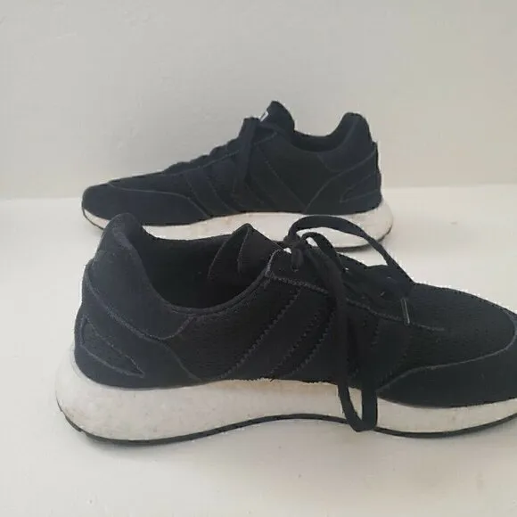 Men's Pre Own Adidas Boost black white Shoes 11.5