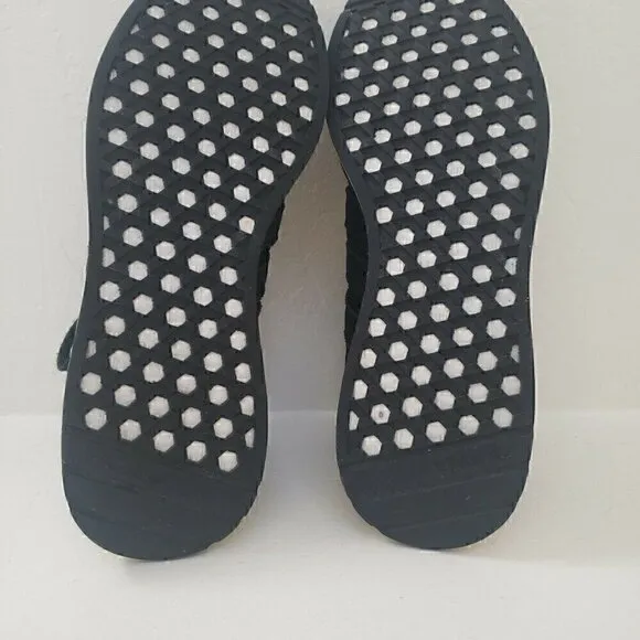Men's Pre Own Adidas Boost black white Shoes 11.5