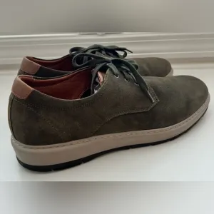 MENS SHOES SIZE 11.5 M OLIVE SUEDE AND SHEEPSKIN LACE UP JOHNSTON &amp; MURPHY