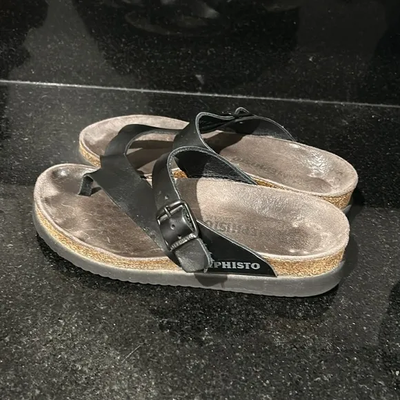 Mephisto Helen Plus Toe Loop sandals in black size 36 or 6