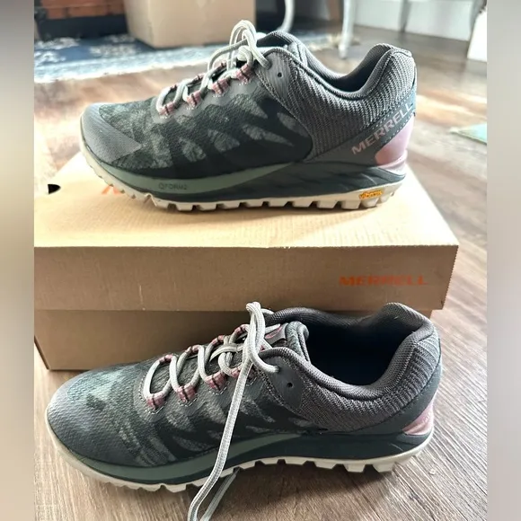 MERRELL ANTORA 2 PRINT TRAIL RUNNING SHOES WOMEN'S Sz 7 NWT