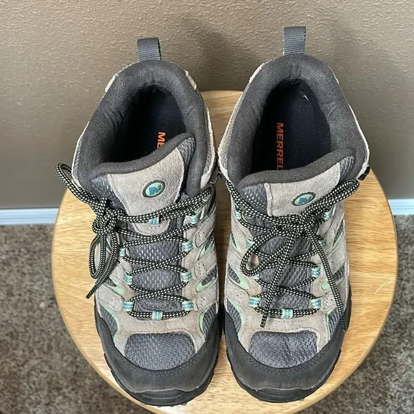 Merrell Moab 2 Mid Waterproof hiking boots Women’s 9.5 Drizzle Grey and Mint