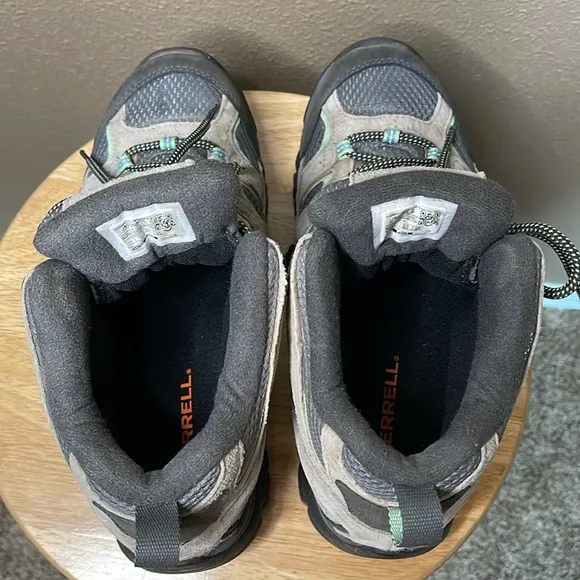 Merrell Moab 2 Mid Waterproof hiking boots Women’s 9.5 Drizzle Grey and Mint