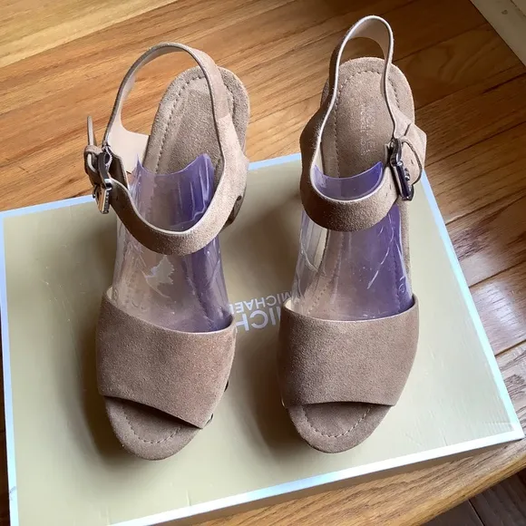 Michael Kors Hayden Open Toe Suede Platform Sandals Desert SZ 9.5