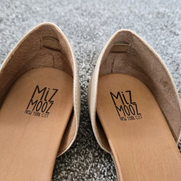 Miz Mooz Amory Women's Cream Sandals NEW size 9