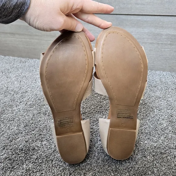 Miz Mooz Amory Women's Cream Sandals NEW size 9