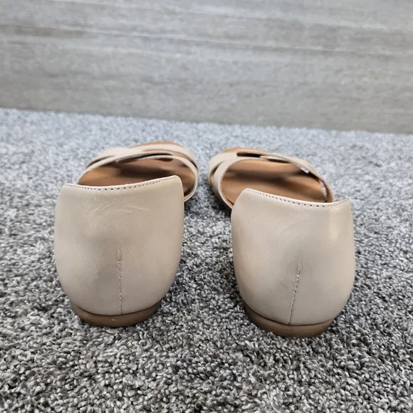 Miz Mooz Amory Women's Cream Sandals NEW size 9