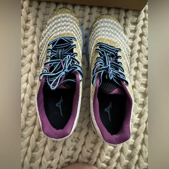 Mizuno running shoe - 9.5 Women’s