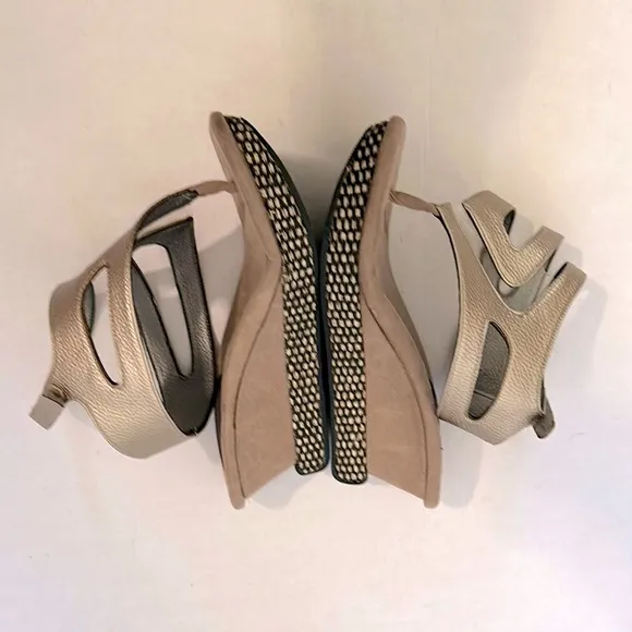 Modzori’s Zoey Stylish Women's reversible Wedge Sandals gold/silver size 7
