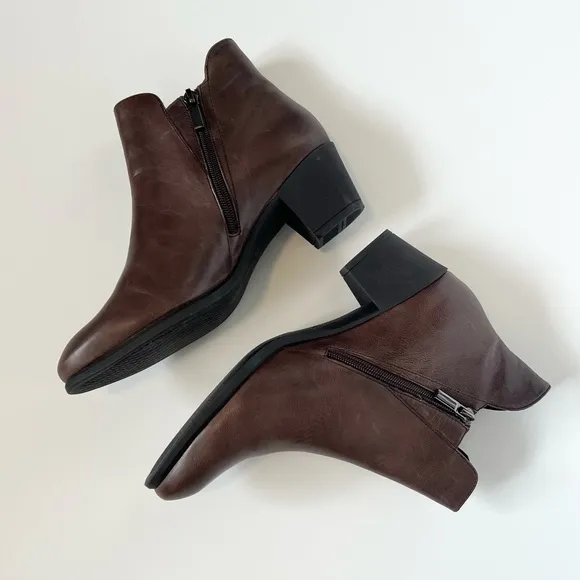 Munro Jackson Fudge Distressed Leather Booties Brown Leather Ankle Boots Size 8W