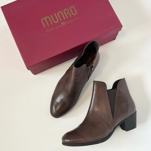 Munro Jackson Fudge Distressed Leather Booties Brown Leather Ankle Boots Size 8W