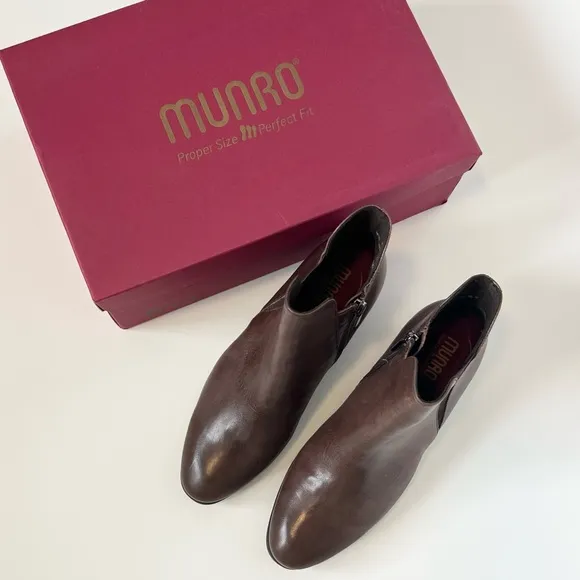 Munro Jackson Fudge Distressed Leather Booties Brown Leather Ankle Boots Size 8W