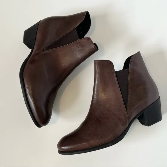 Munro Jackson Fudge Distressed Leather Booties Brown Leather Ankle Boots Size 8W