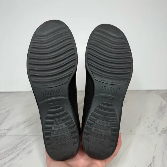 Munro Traveler Black Slip On Shoe 8 1/2 W