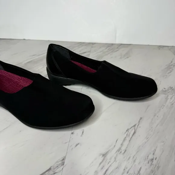 Munro Traveler Black Slip On Shoe 8 1/2 W