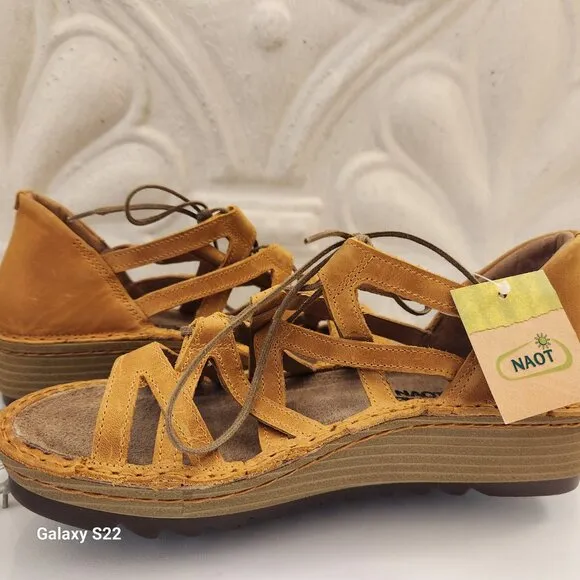 Naot &quot;Yarrow&quot; Oily Dune Nubuck Sandals. NIB. Size EU 36/US 5-5.5