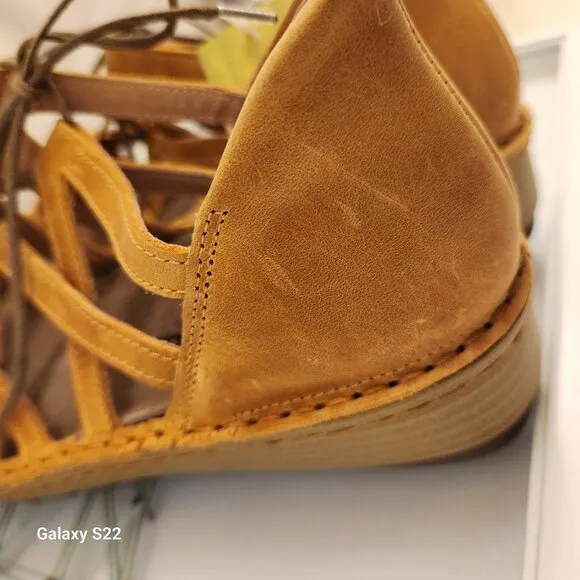 Naot &quot;Yarrow&quot; Oily Dune Nubuck Sandals. NIB. Size EU 36/US 5-5.5
