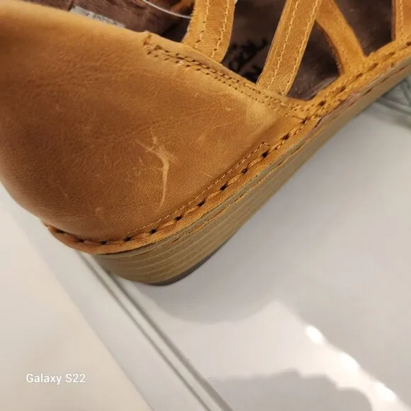Naot &quot;Yarrow&quot; Oily Dune Nubuck Sandals. NIB. Size EU 36/US 5-5.5