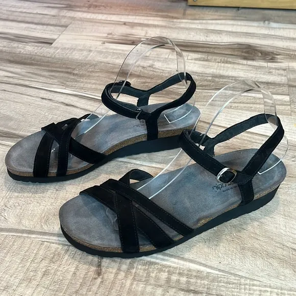 Naot Brittany cork bed black suede sandals size 41 / US 10/10.5