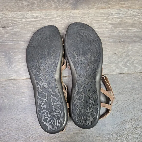 Naot Dorith Brown Strappy Sandals