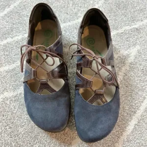 Naot Navy and Brown Leather Mary Jane Lace Up Supportive Shoes