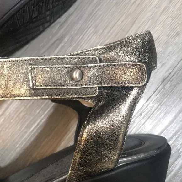 NAOT NWT Silver Leather Flirt Style Sandals size 42 equals 11-1.5