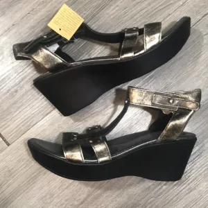 NAOT NWT Silver Leather Flirt Style Sandals size 42 equals 11-1.5