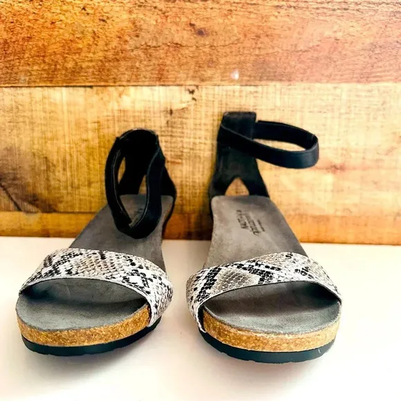 Naot Pixie Cobra Luster Wedge Sandals