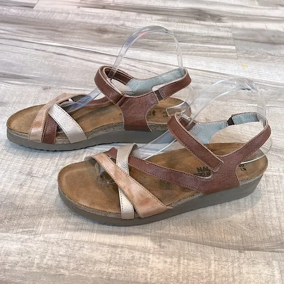Naot Sophia leather sandals size 40/9-9.5