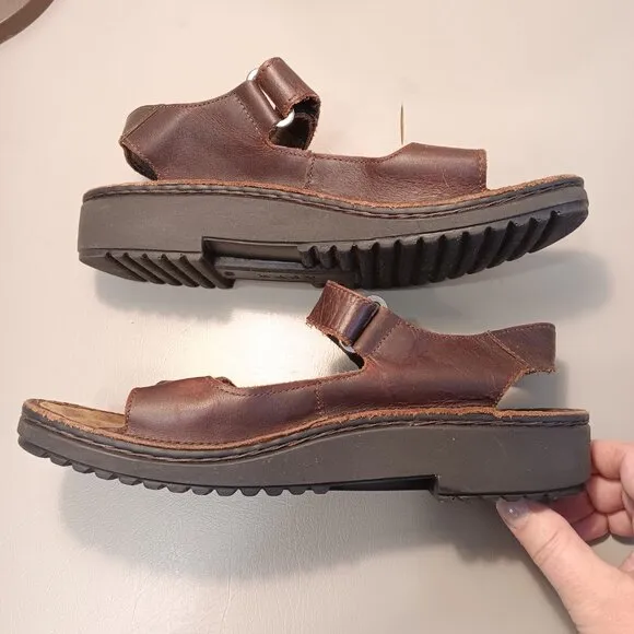 Naot women's 'Karenna' dark brown adjustable leather sandals sz 40 or sz 9 - 9.5