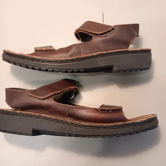 Naot women's 'Karenna' dark brown adjustable leather sandals sz 40 or sz 9 - 9.5