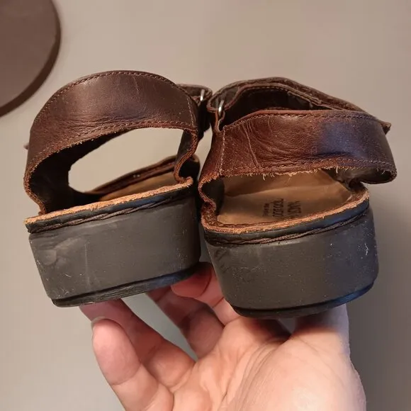 Naot women's 'Karenna' dark brown adjustable leather sandals sz 40 or sz 9 - 9.5