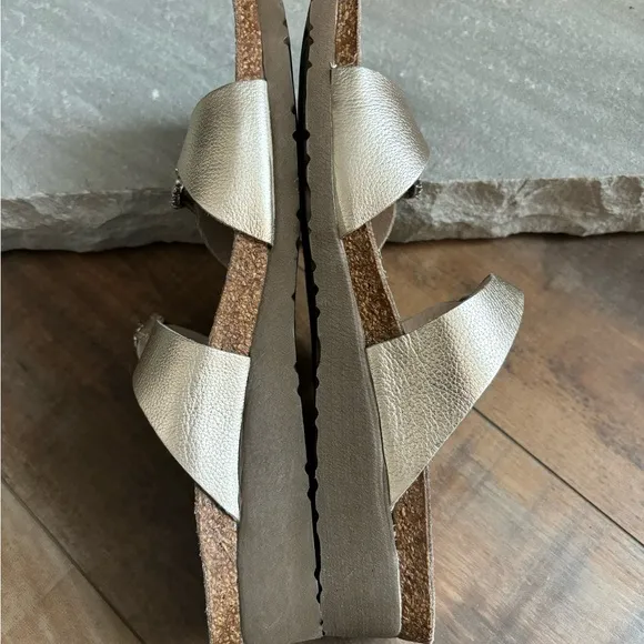 Naot Women’s Size 40 US 9-9.5 Kate Radiant Gold Leather Rhinestone Sandals
