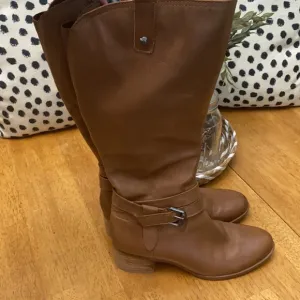 Naturalizer Brown Leather Boots
