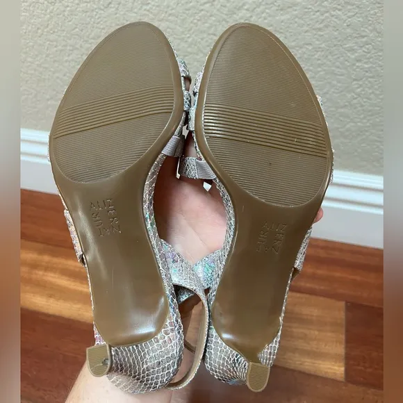 Naturalizer Iridescent Silver Metallic Snake Taimi Dress Sandals Heels Sz 8