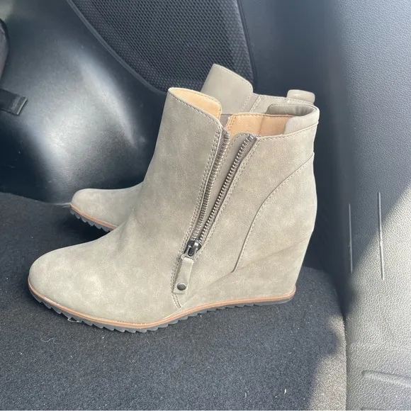 Naturalizer Soul Women's Haley Wedge Ankle Bootie Size 9