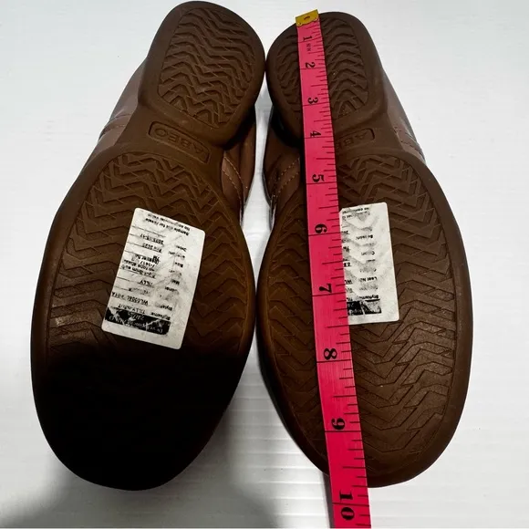 New ABEO Tilly Tan Patent Leather Flats Size 7