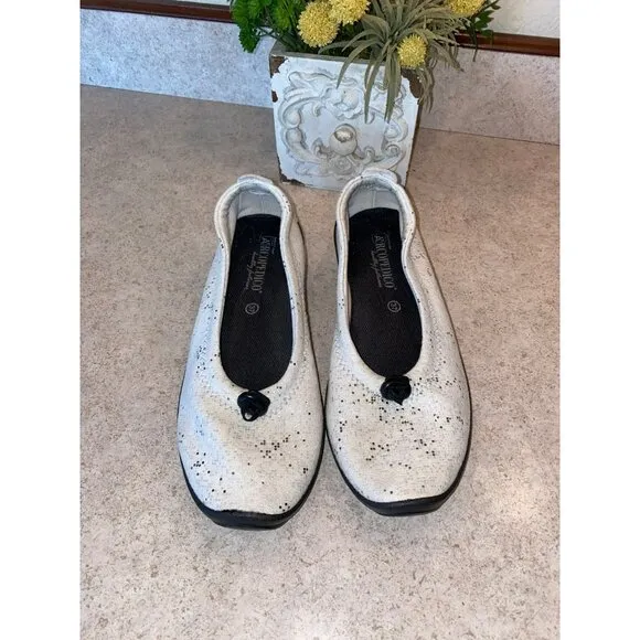 New Arcopedico Women's L14 Size 37 (7.5)