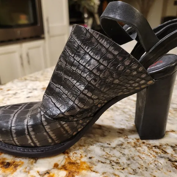 New A.S.98 Black Closed Toe Heel Sandals 37