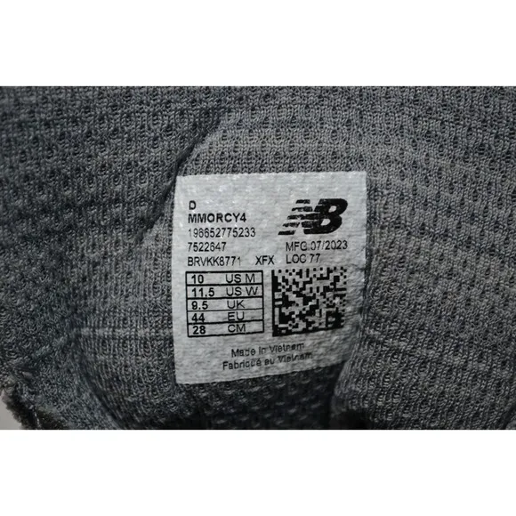 New Balance fresh foam x more V4 mens size 10 D shoes gray running sneakers