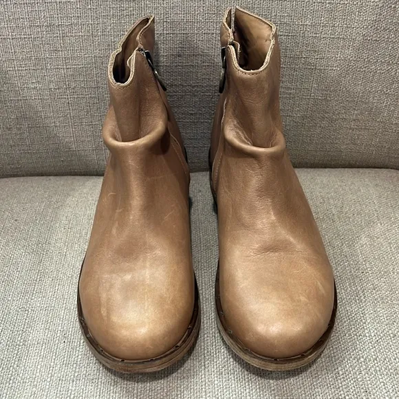 New Beek Quail Swaddle Boots in Saddle Size 9
