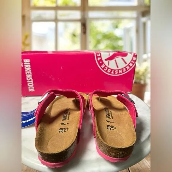 NEW • Birkenstock • Gizeh Magic Snake Pink Slip-on Sandals EU 30