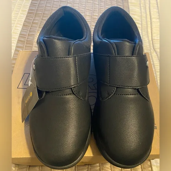 NEW- FitVille Men's EasyTop Deluxe Dress Shoes V4. Wide Width. Black. Size 9.5W