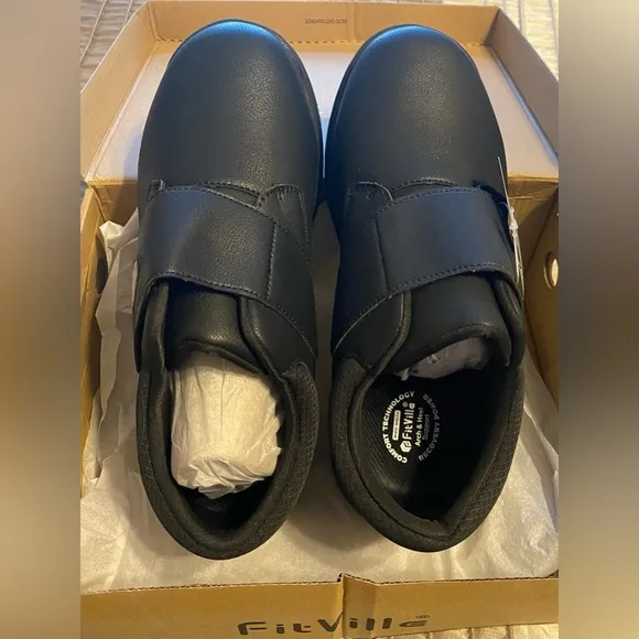 NEW- FitVille Men's EasyTop Deluxe Dress Shoes V4. Wide Width. Black. Size 9.5W