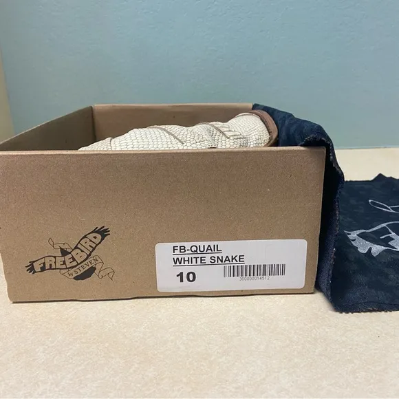 NEW FreeBird Quail White Snake Sandals