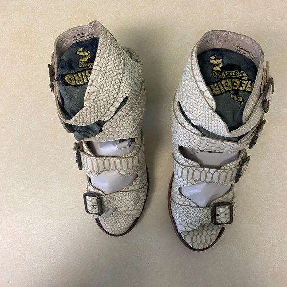 NEW FreeBird Quail White Snake Sandals
