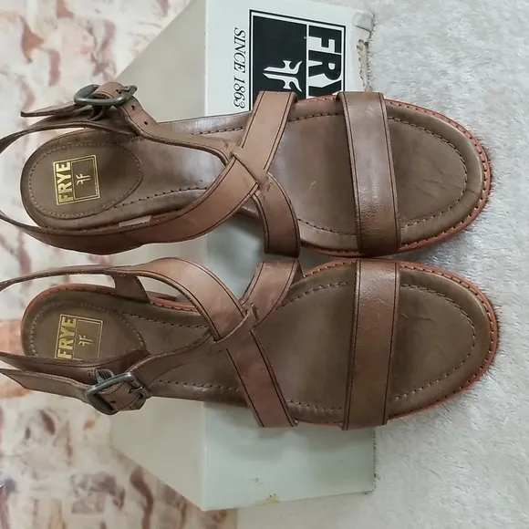 New Frye Brielle Criss-Cross Leather Sandals