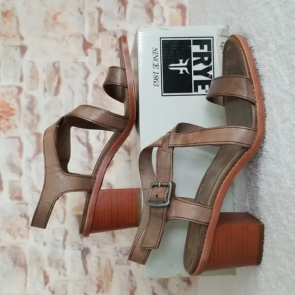 New Frye Brielle Criss-Cross Leather Sandals