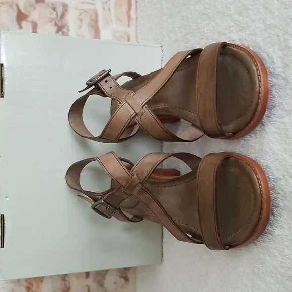 New Frye Brielle Criss-Cross Leather Sandals
